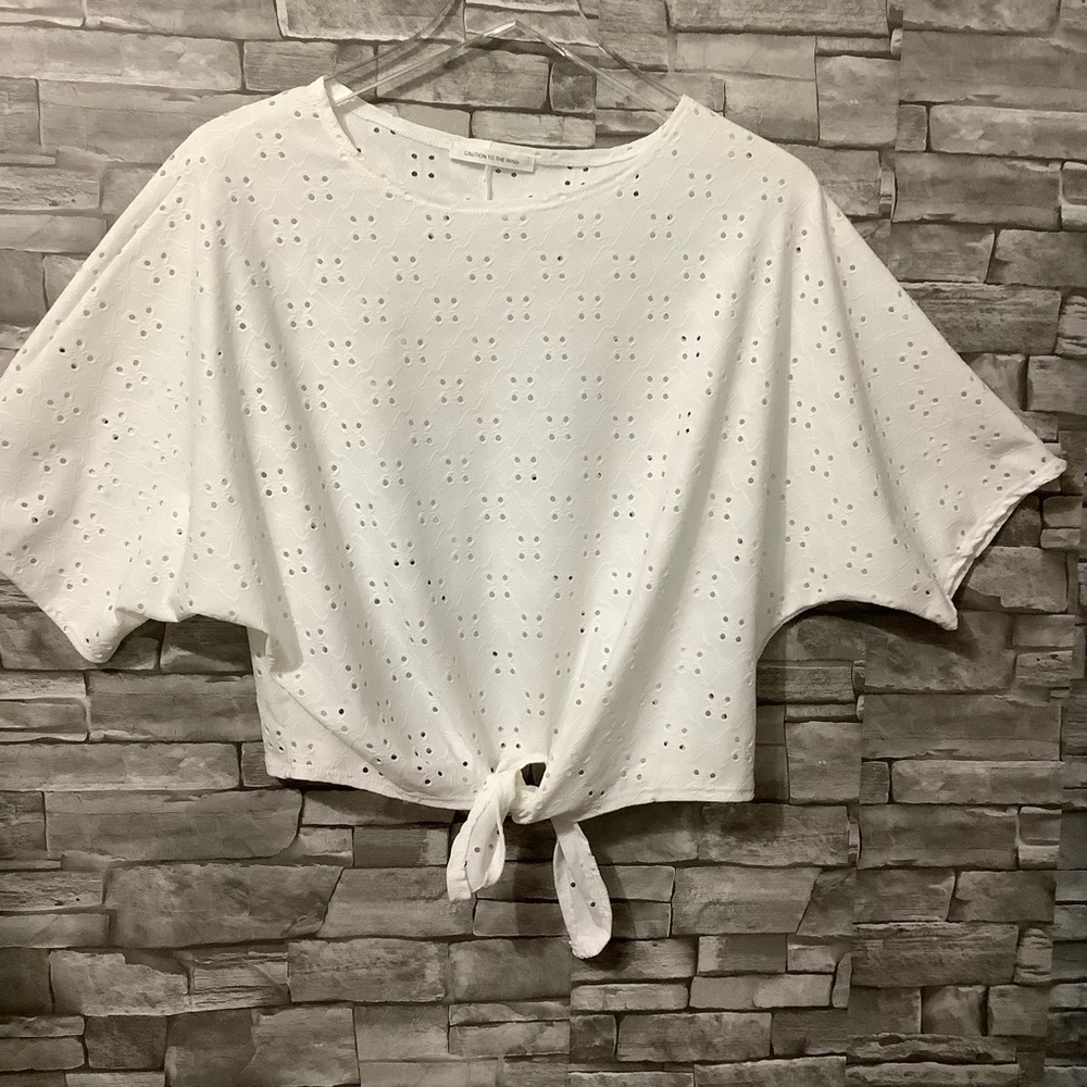 Caution to the wind S white Eyelet summer blouse NWTOT (W315)